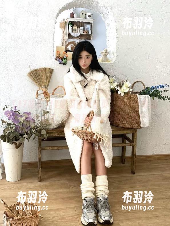 17吃瓜 17吃瓜官网首页,和你分享的不只是瓜,还有那抹意外的火花!