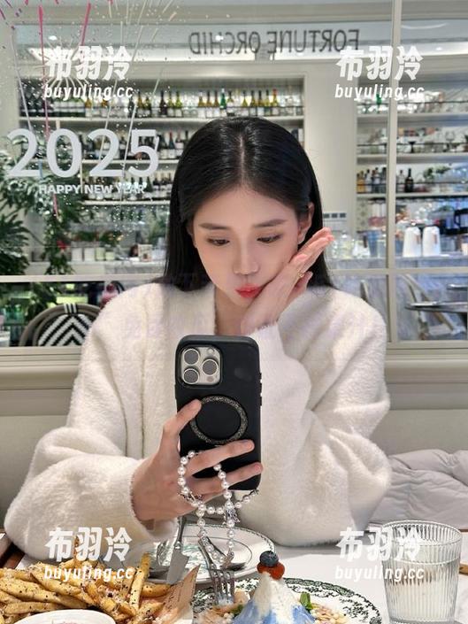 放下苹果，来“51吃瓜网cnm”免费收瓜，保证不掉果汁！