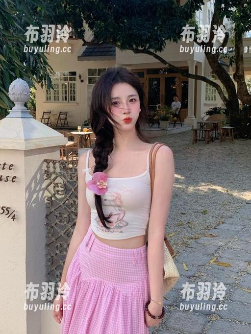 66吃瓜app：官网一键直达，瓜汁爽到呲牙！