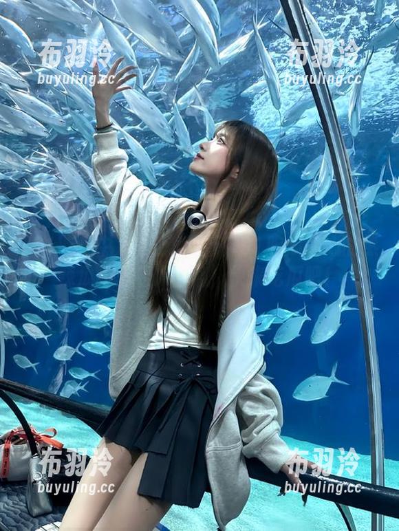 91吃瓜中心 急速更新!91吃瓜中心的热辣瓜果真让人上瘾,快来吃瓜吧!