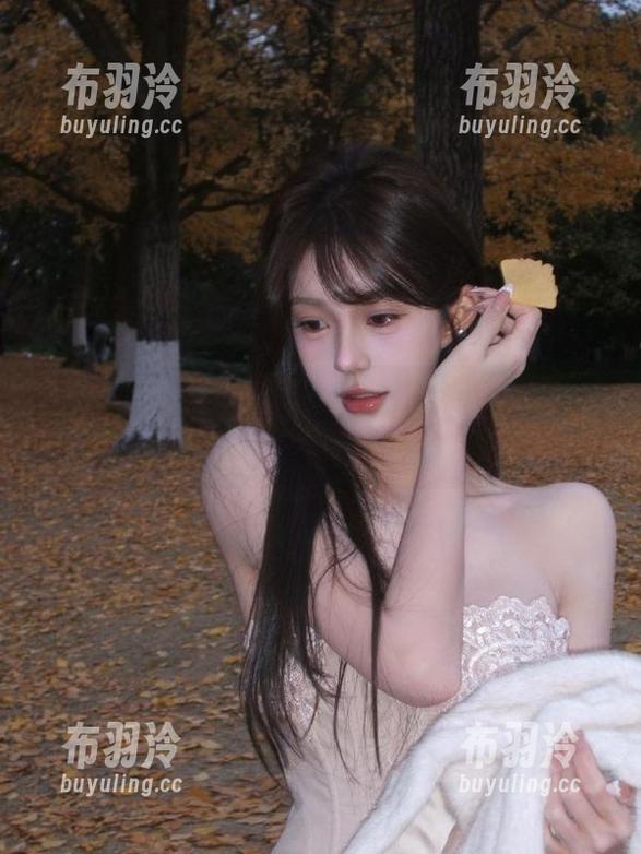 92吃瓜网 瓜不是那种甜滋滋的,而是92吃瓜网的戏剧感让我想撒娇。