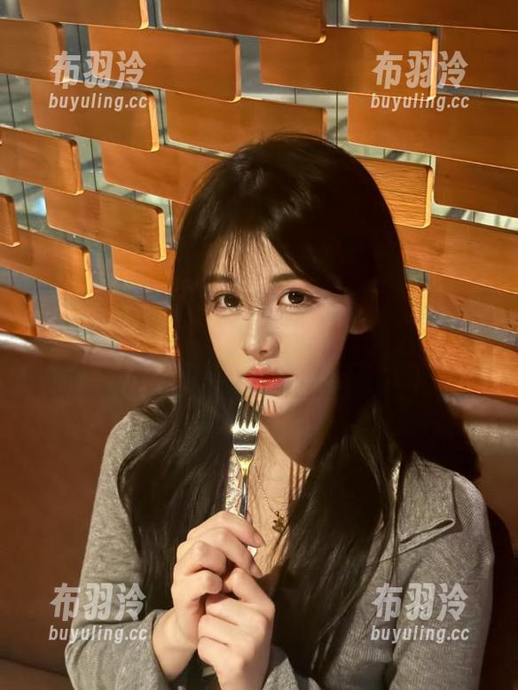 www.吃瓜网 “www.吃瓜网.fun”,一个入口,八卦全靠它。好友快来围观!