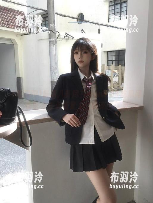 吃瓜网 最新八卦尽在www.51吃瓜网:你就坐在小板凳上,快来围观啊!