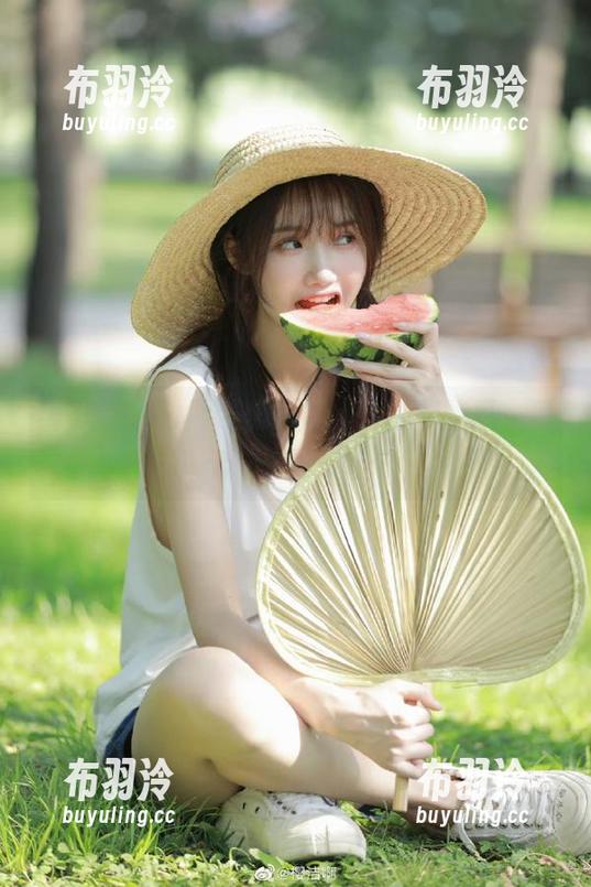 网曝黑料视频：国产吃瓜，瓜皮才是王道！