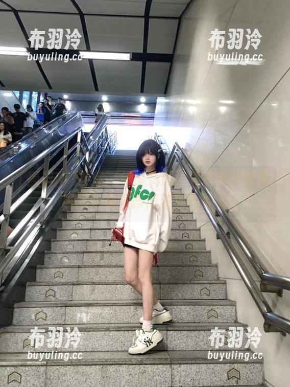 黑料网 在线剖析黑料网:今日黑料首页,明明是娱乐却闪着警告的灯!